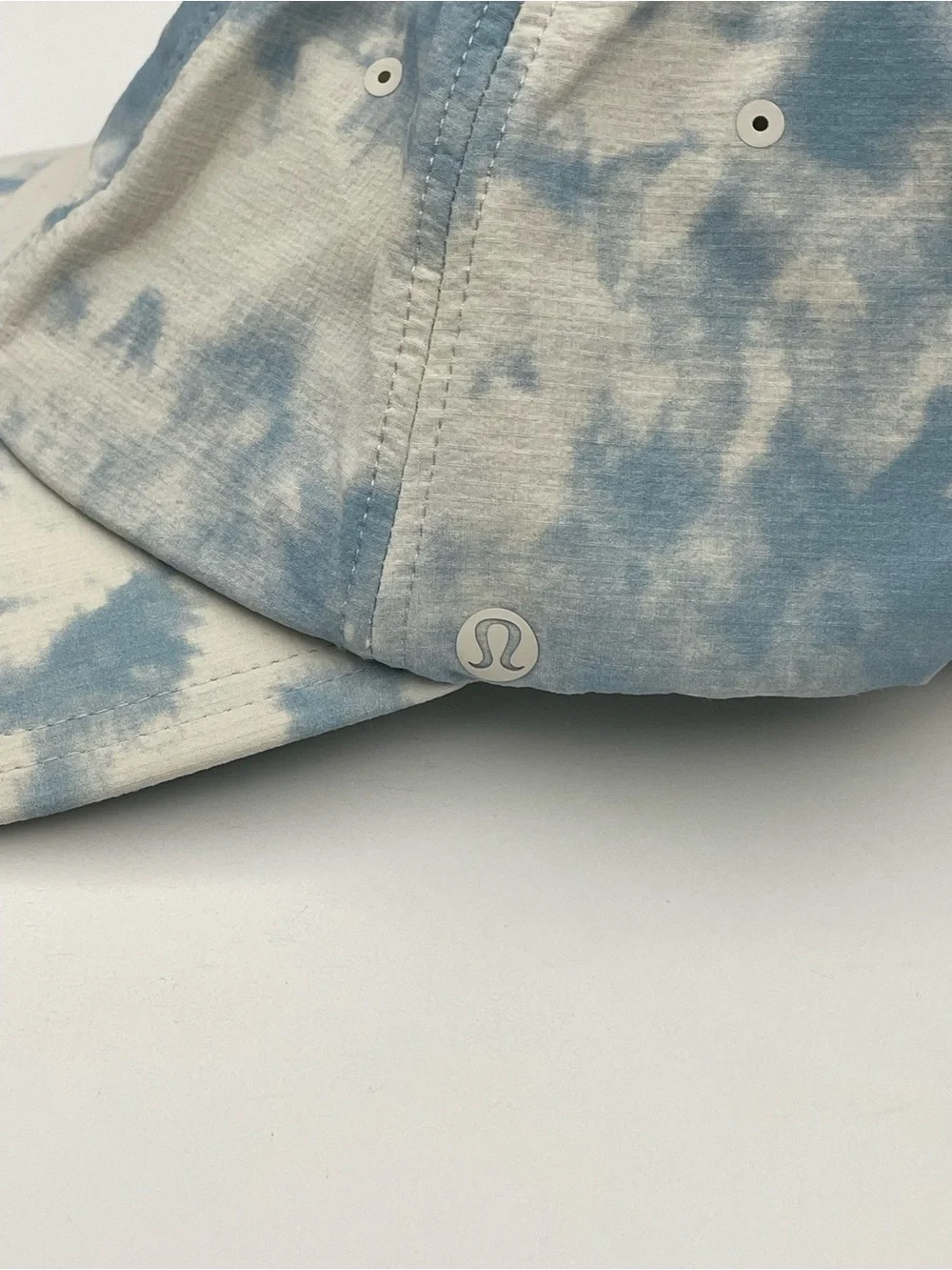 lululemon light blue washed cap with white interior